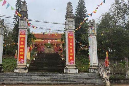 Bắt một thủ nhang khu tâm linh vì đánh bạc