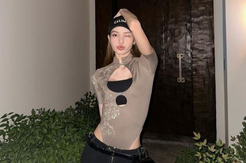 Nghệ sĩ mặc gì khi tham dự lễ hội âm nhạc lớn nhất nước Mỹ