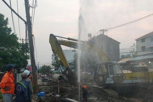 Di dời ống nước trên đường Lương Định Của, 200 hộ dân bị ảnh hưởng