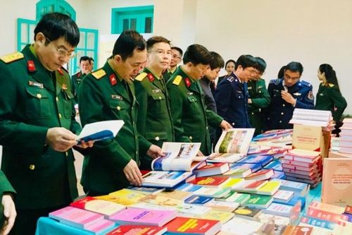 Những người lính làm xuất bản