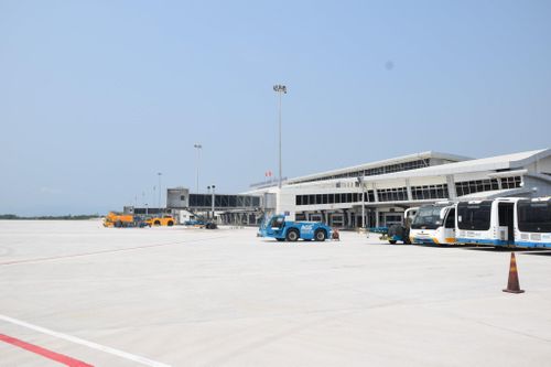 Hoàn thành, đưa vào khai thác dự án cải tạo, nâng cấp sân bay Cam Ranh