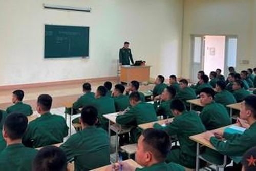 Đột phá nâng cao chất lượng giáo dục chính trị ở Lữ đoàn 139