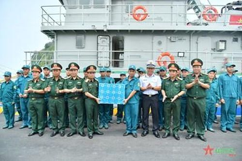 Trung tướng Nguyễn Doãn Anh thăm, làm việc tại Bộ CHQS tỉnh Kiên Giang