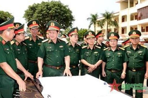 Lãnh đạo Bộ Quốc phòng làm việc tại Quân khu 5
