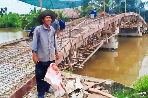 Những con đường kể chuyện lòng dân - Bài 2: Tình nguyện vá đường, xây cầu