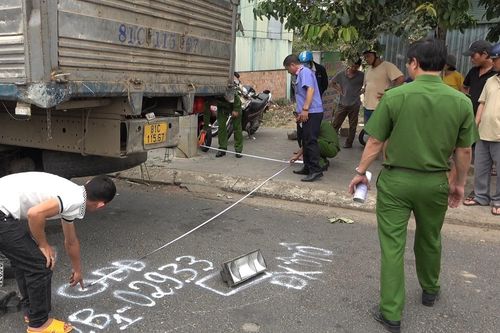 Tông vào đuôi xe tải, người đàn ông tử vong tại chỗ