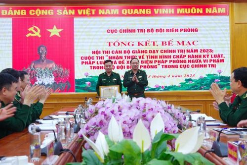 Vận dụng thực tiễn vào công tác giáo dục chính trị, quản lý chấp hành kỷ luật, pháp luật