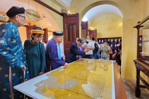 Trưng bày nhiều tư liệu quý về triều đại nhà Nguyễn tại Cố đô Huế