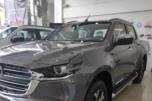 Xe bán tải tháng 3: Mitsubishi Triton tăng mạnh nhưng vẫn lép vế Ford Ranger