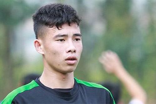 Vì sao Hà Nội FC đột ngột đổi thủ môn trước trận gặp Bình Định?; Lý do hậu vệ Văn Thanh đá tiền đạo ở trận thắng Nam Định