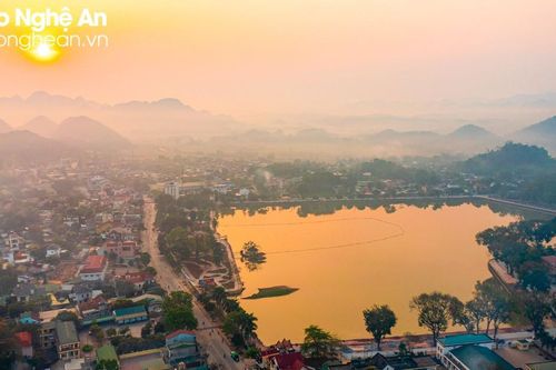 Hồ Thung Mây - điểm nhấn ấn tượng nơi phố núi xứ Nghệ
