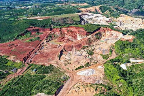 Chấn chỉnh việc khai thác cao lanh, chống ô nhiễm môi trường