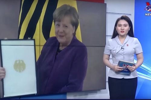 Bà Angela Merkel nhận Huân chương cao quý nhất của Đức