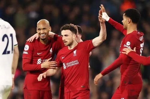 Liverpool tìm lại niềm vui chiến thắng sau màn 'đánh tennis' với Leeds
