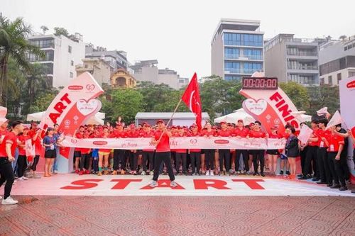 Đi bộ với 'cung đường yêu thương' ủng hộ các hoạt động cộng đồng