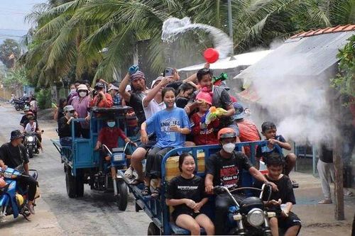 Bà con dân tộc thiểu số Khmer huyện Tri Tôn đón Tết cổ truyền Chol Chnam Thmay vui tươi, an toàn