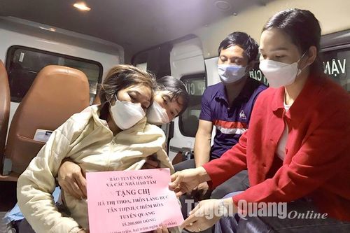 Gần 50 triệu đồng ủng hộ chị Hà Thị Thoa