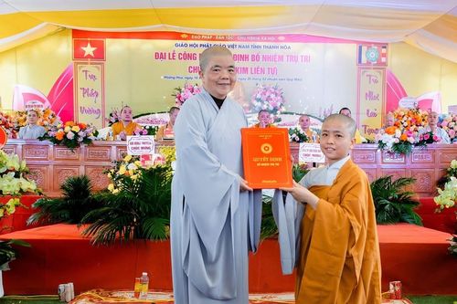 Thanh Hóa: Lễ trao quyết định bổ nhiệm trụ trì chùa Trắng - Kim Liên tự đến Sư cô Thích nữ Huệ Hải