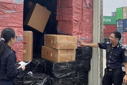 Hải quan phát hiện lô hàng hơn 11,7 triệu điếu thuốc lá ngoại có dấu hiệu vi phạm sở hữu trí tuệ