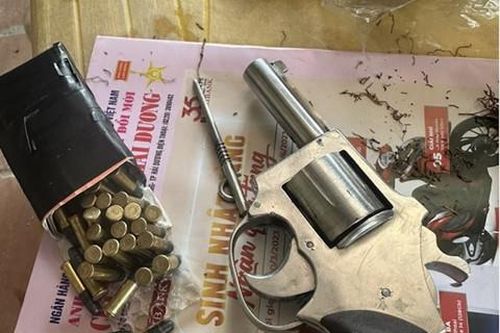 Phát hiện đối tượng tàng trữ súng, 28 viên đạn và một quả lựu đạn