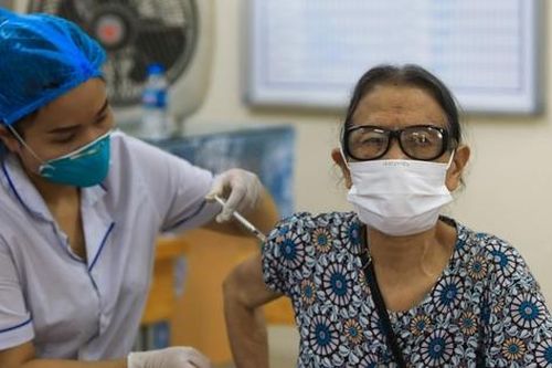 Ca COVID-19 tăng, vẫn còn nhiều nơi tiêm vaccine thấp