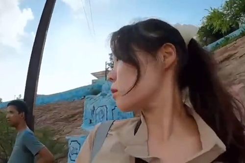 Nữ vlogger Hàn bị quấy rối khi đang livestream ở Ấn Độ
