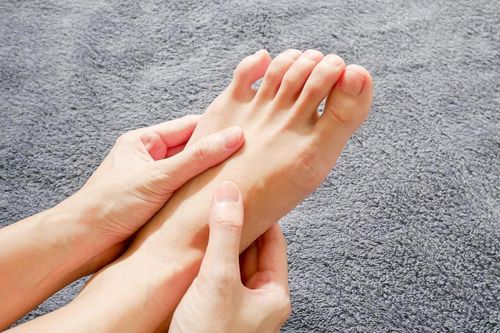 Tê bì chân tay là dấu hiệu của 7 bệnh lý nguy hiểm
