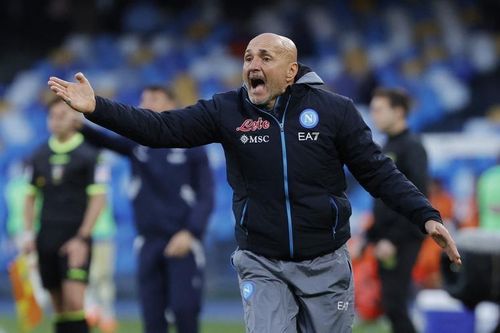 HLV Napoli nổi giận