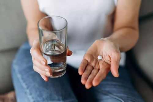Khi người trẻ cần thuốc ngủ