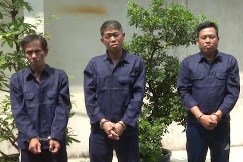 Bắt khẩn cấp 3 nghi phạm tạt sơn đòi nợ ở TP.HCM