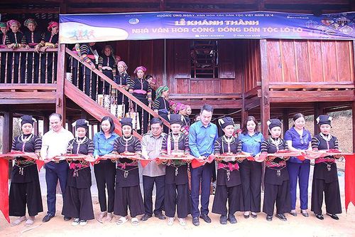 Khánh thành Nhà văn hóa cộng đồng tặng đồng bào dân tộc Lô Lô