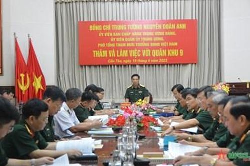 Trung tướng Nguyễn Doãn Anh thăm và làm việc với Quân khu 9
