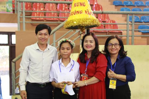 Học sinh dân tộc chinh phục tri thức qua thi Rung chuông vàng