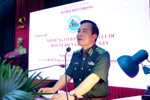 Đoàn cán bộ, giảng viên, học viên Lớp bồi dưỡng kiến thức quốc phòng, an ninh đối tượng 1, khóa 90 Học viện Quốc phòng tham quan, nghiên cứu, học tập tại Trường Trung cấp 24 Biên phòng
