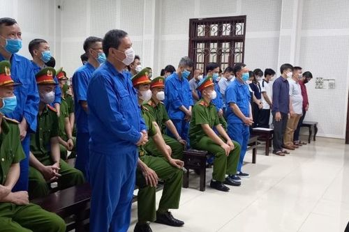 Xét xử cựu Chủ tịch UBND thành phố Hạ Long và các đồng phạm