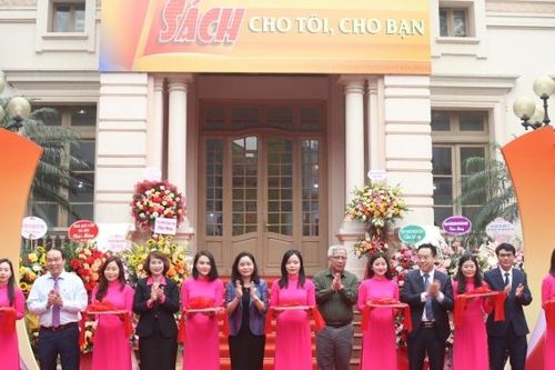 'Tôn vinh giá trị của sách, khẳng định vai trò và tầm quan trọng của sách trong đời sống xã hội'