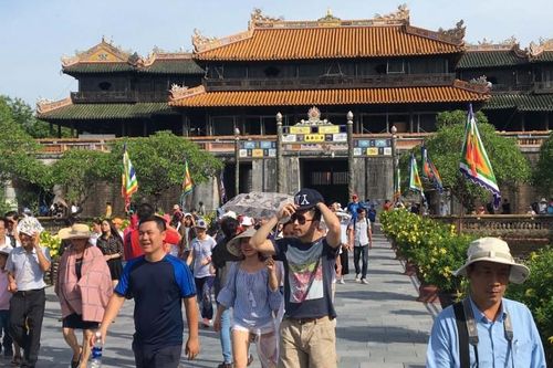 Đẩy mạnh phát triển du lịch văn hóa Việt Nam