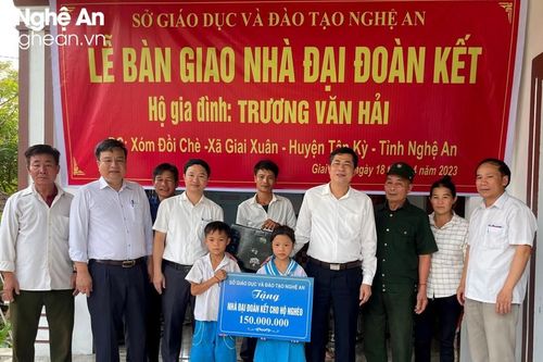Sở Giáo dục và Đào tạo hỗ trợ xây nhà Đại đoàn kết cho người dân huyện Tân Kỳ