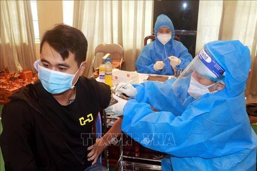 Số ca mắc mới COVID-19 tăng cao trở lại, Nam Định sẵn sàng phương án '4 tại chỗ'