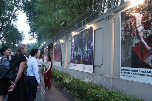 Triển lãm ảnh kỷ niệm 50 năm quan hệ ngoại giao Việt Nam - Pháp