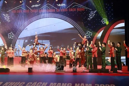 Khai mạc Hội diễn nghệ thuật quần chúng Ca khúc cách mạng