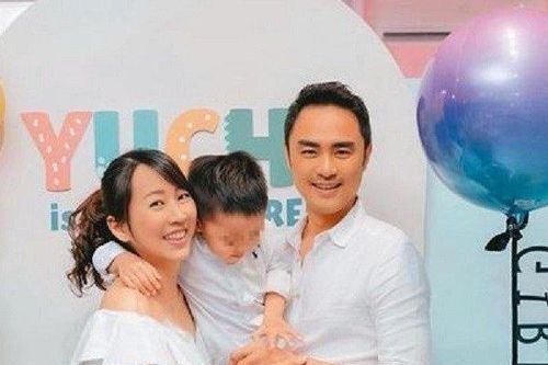 'Hoàng tử ếch' Minh Đạo lần đầu xuất hiện công khai cùng vợ