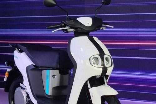Doanh số xe máy điện 'nở hoa' khi thị trường xe động cơ xăng ảm đạm tại Việt Nam