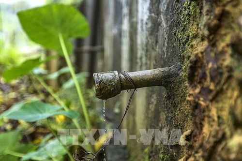 Thiếu nước sinh hoạt trầm trọng dù sống bên vùng hồ sông Đà