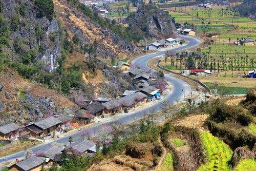 'Hà Giang loop' khiến giới du lịch bụi phát cuồng