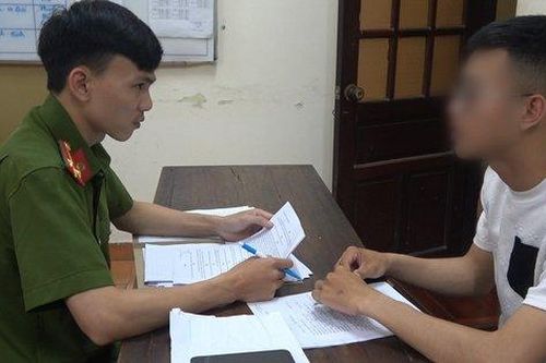 Bắt tạm giam đối tượng giả vờ mua điện thoại rồi cướp