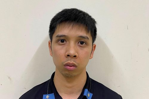 Vãn cảnh chùa…tiện tay trộm hơn 100 triệu đồng