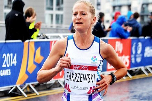 VĐV nổi tiếng bị loại vì ngồi ôtô chạy marathon ở Anh