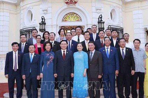 Những hoạt động đầu tiên của Chủ tịch Quốc hội trong chuyến thăm chính thức Cuba