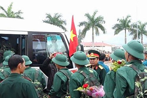 5 thanh niên trốn nghĩa vụ quân sự bị phạt 312 triệu đồng